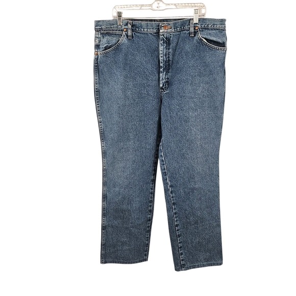 Wrangler Other - Wrangler Men's Blue Jeans Size 40x32 Regular Fit‎ Classic Denim Straight Leg